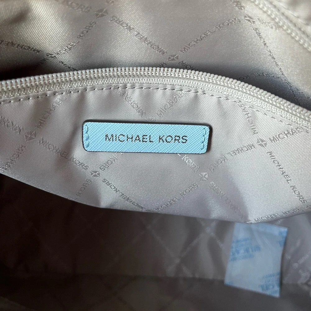 🌼Michael Kors Purse - Picture 11 of 13